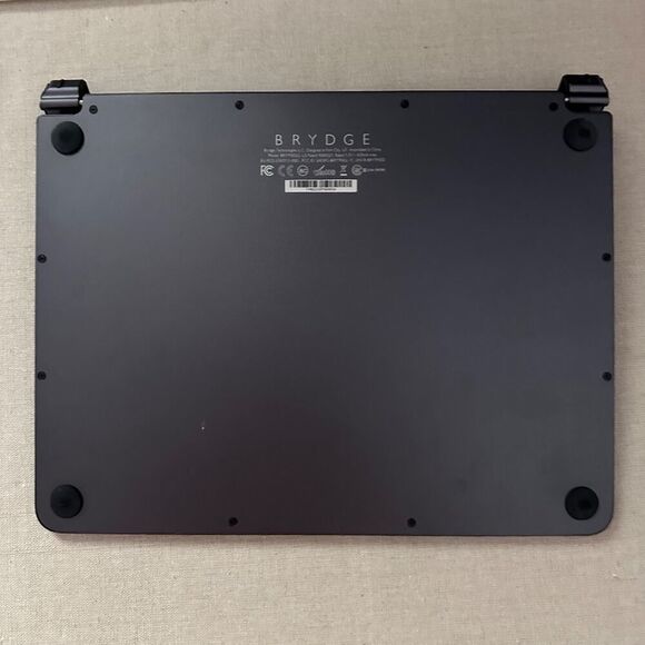 Brydge iPad Pro 12.9 Bluetooth Keyboard 3rd generation and magnetic cover - Picture 14 of 14